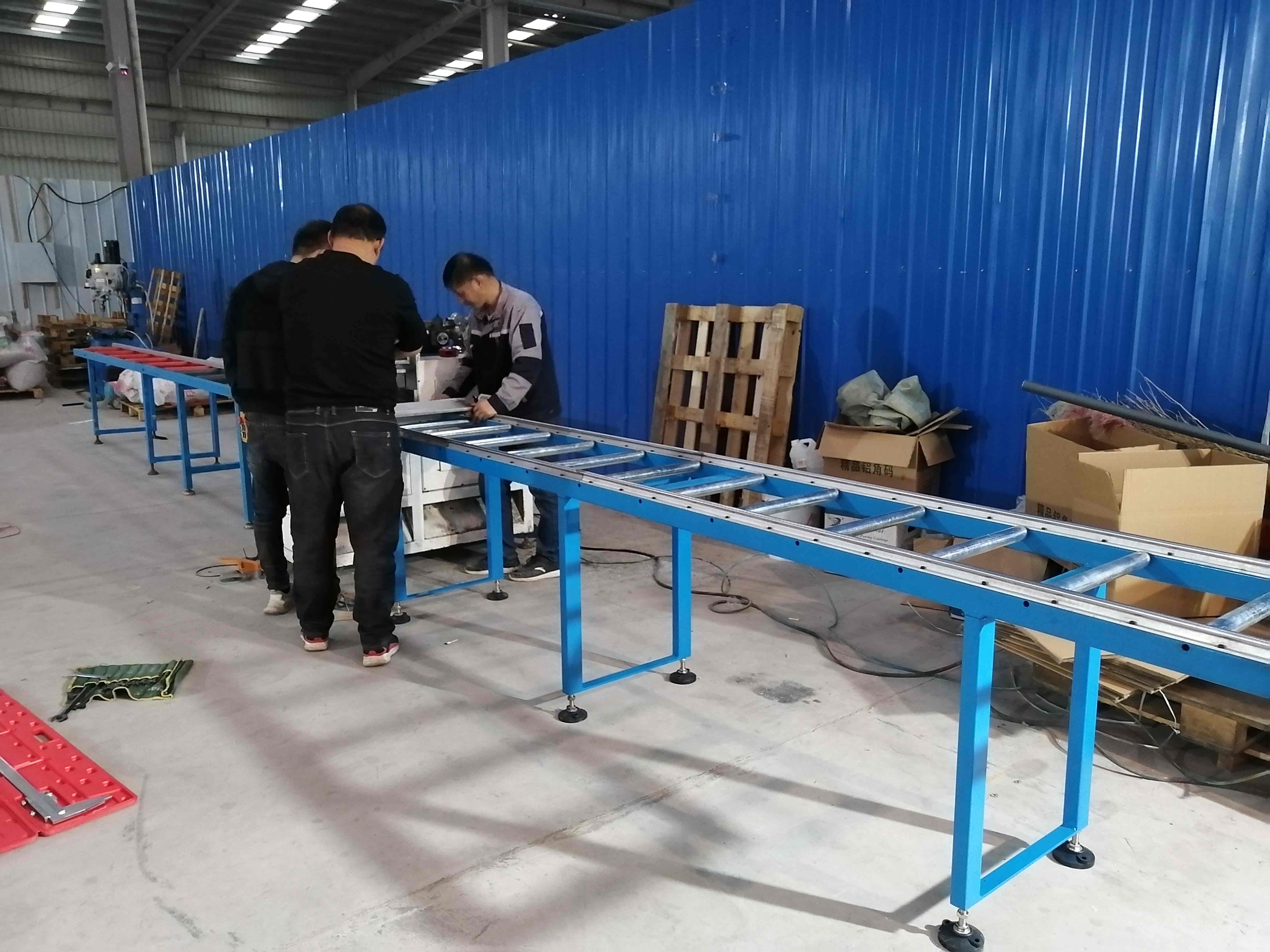 半自動(dòng)500定尺鋸客戶現(xiàn)場圖