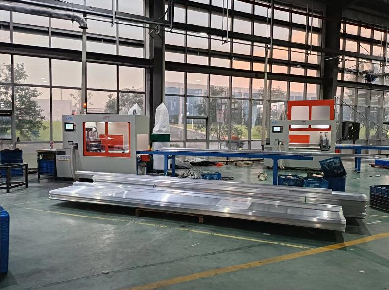 【江西】高精密全自動角碼機用于太陽能光伏新能源客戶,已陸續(xù)采購4臺